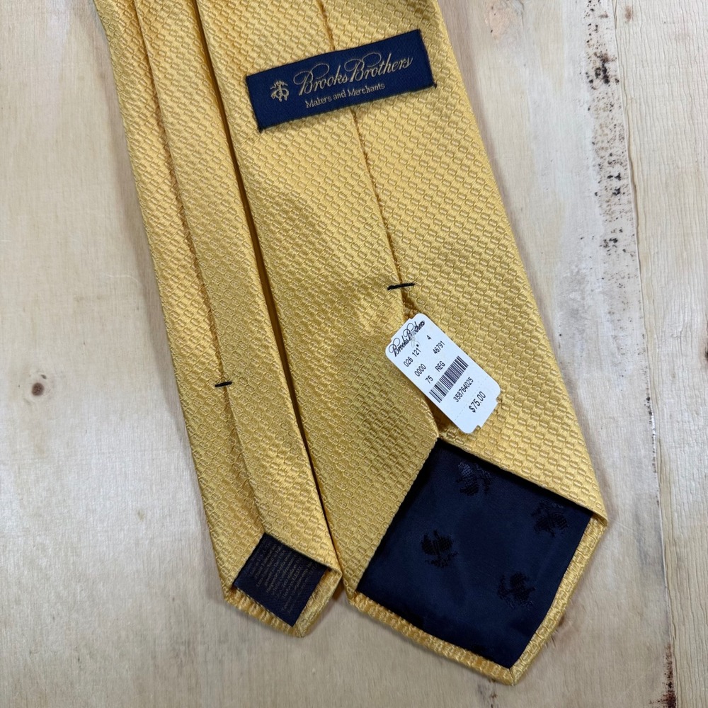 Brooks Brothers Makers Merchants Mens Silk Tie Yellow Woven Italy Made USA